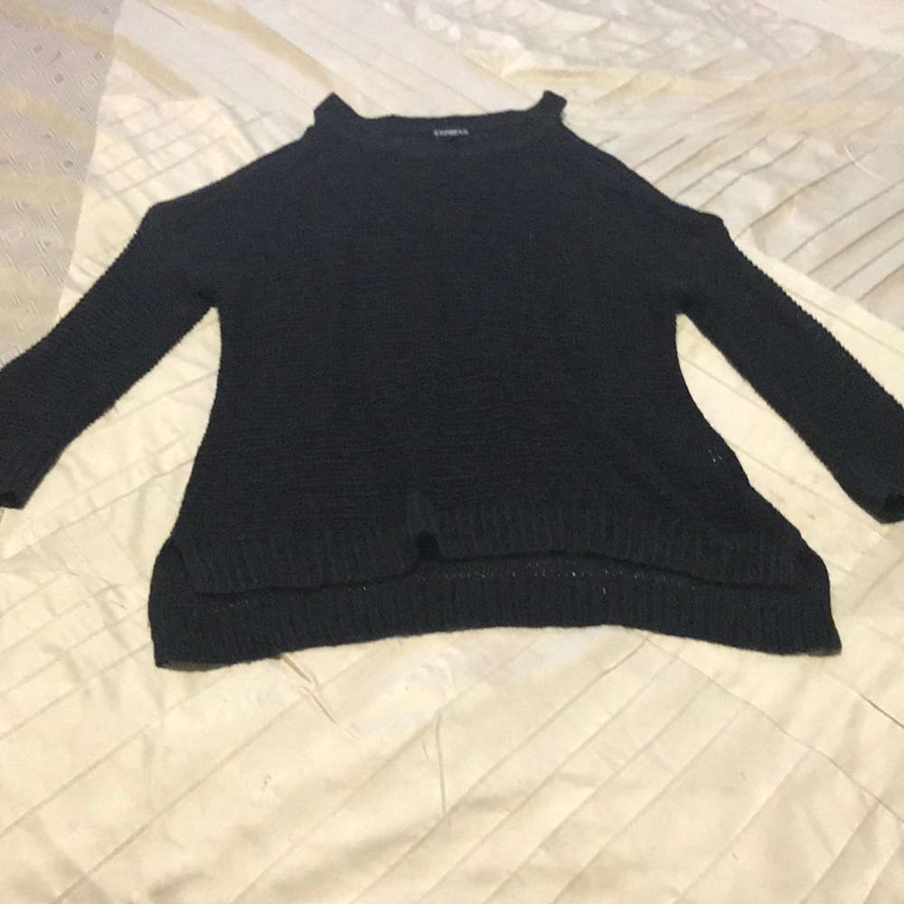 Cold shoulder 3/4 sleeve sweater